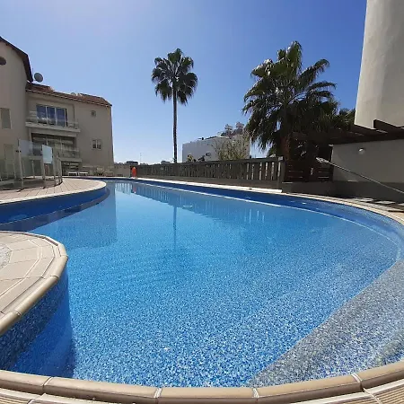 City Flats 2 Bedroom דירה *