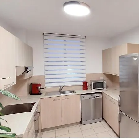 City Flats 2 Bedroom דירה