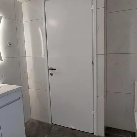City Flats 2 Bedroom דירה *